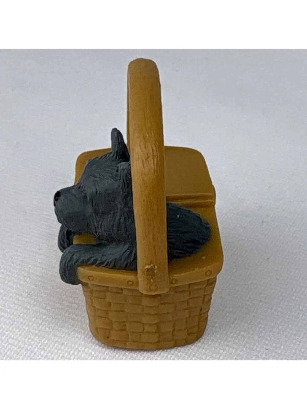 Madame Alexander Wizard of Oz Toto in Basket Vintage McDonalds Toy Collectible